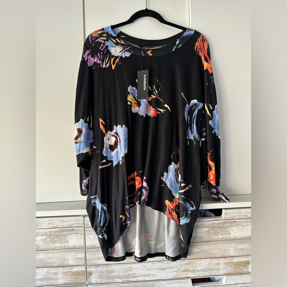 🌸 Annabelle Black Floral High-Low Tunic Top Size M NWT